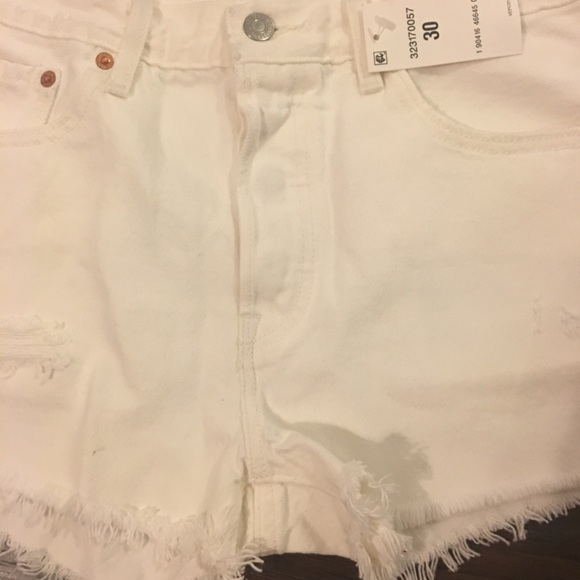 Levi’s 501 white jeans shorts - Picture 3 of 5